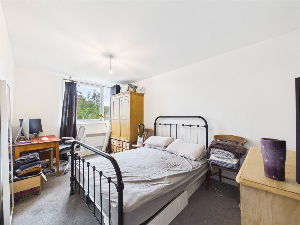 Apartment in London - More
