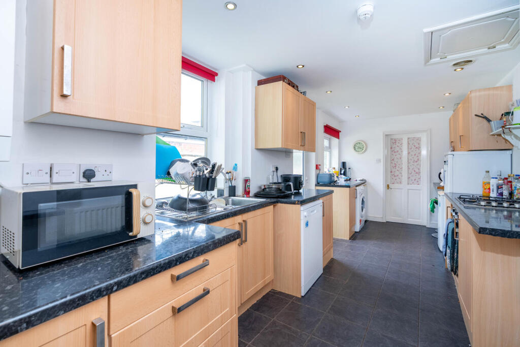House in Lincoln, Whitton Park, New Boultham - View 4