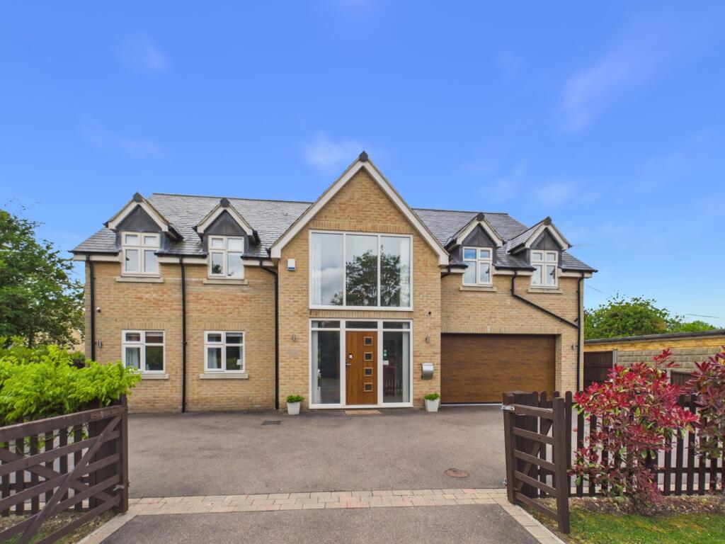 Main image of property: Highfields Road, Highfields Caldecote, Cambridge, Cambridgeshire, CB23