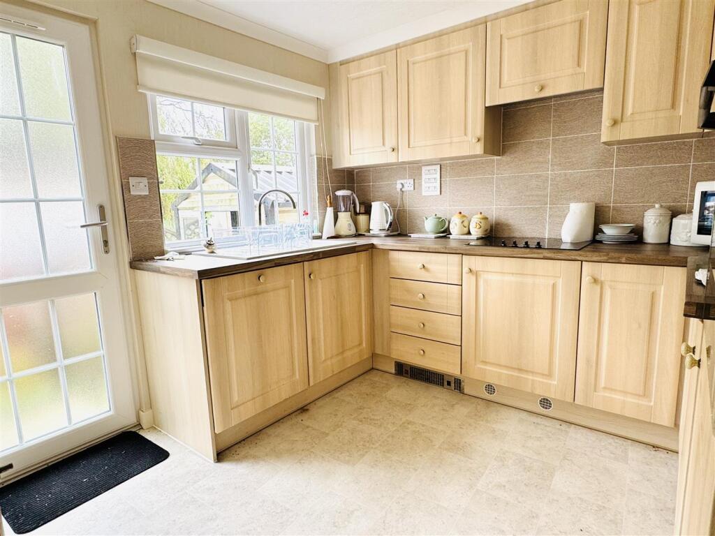 House in Mid Suffolk, Great Blakenham - More