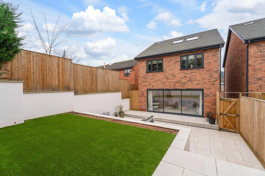 Hillview Stone Lane Kinver Stourbridge, West Midlands, DY7 6EG - View 3