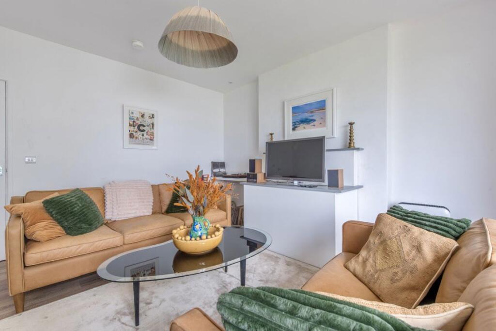 Main image of property: Clevedon, Clevedon