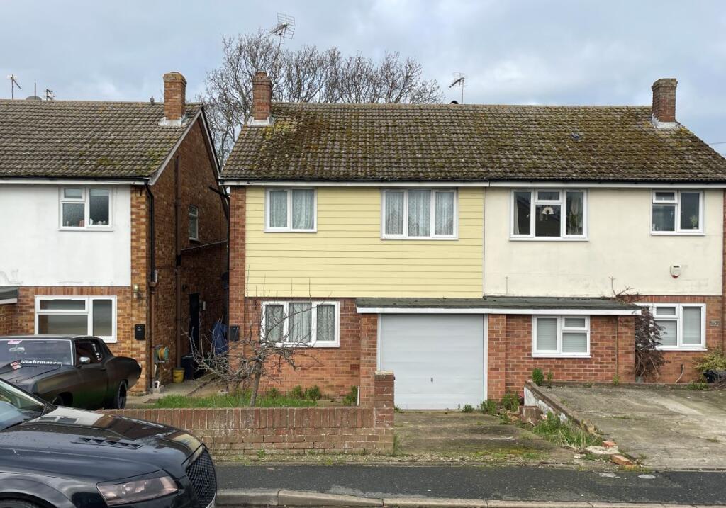 Main image of property: 161 Slade Road, Holland-on-Sea, Clacton-on-Sea, Essex, CO15 5EG