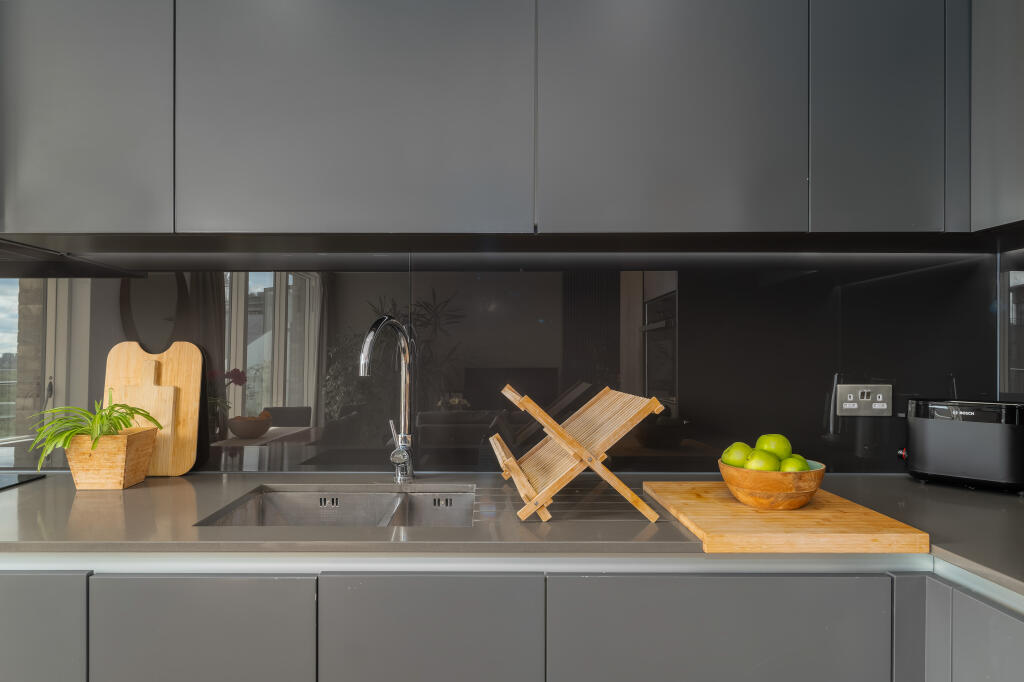 Apartment in London, Kidbrooke Village, Kidbrooke - View 4