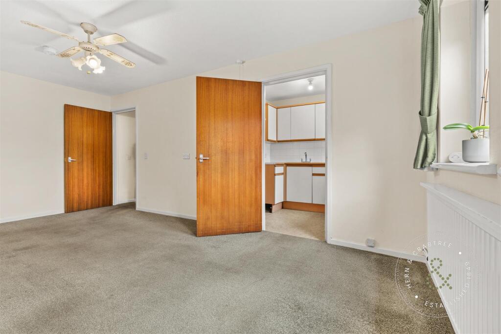 Apartment in Cardiff, Roath - View 4