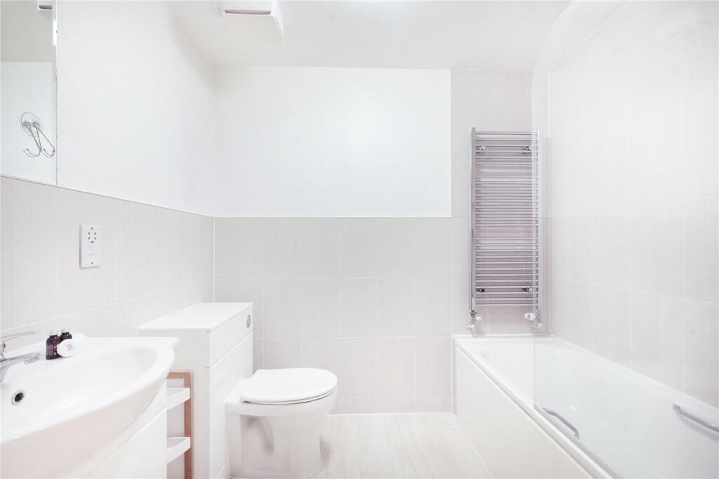 Apartment in London - View 5