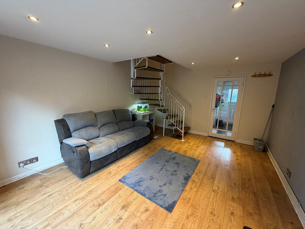 House in Nottingham - View 5