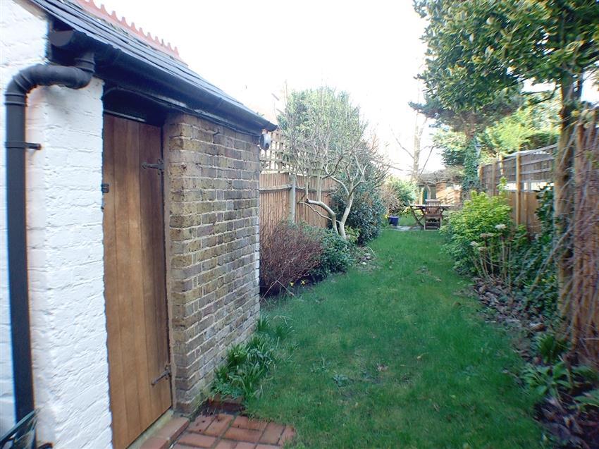 House in Kingston upon Thames - View 5