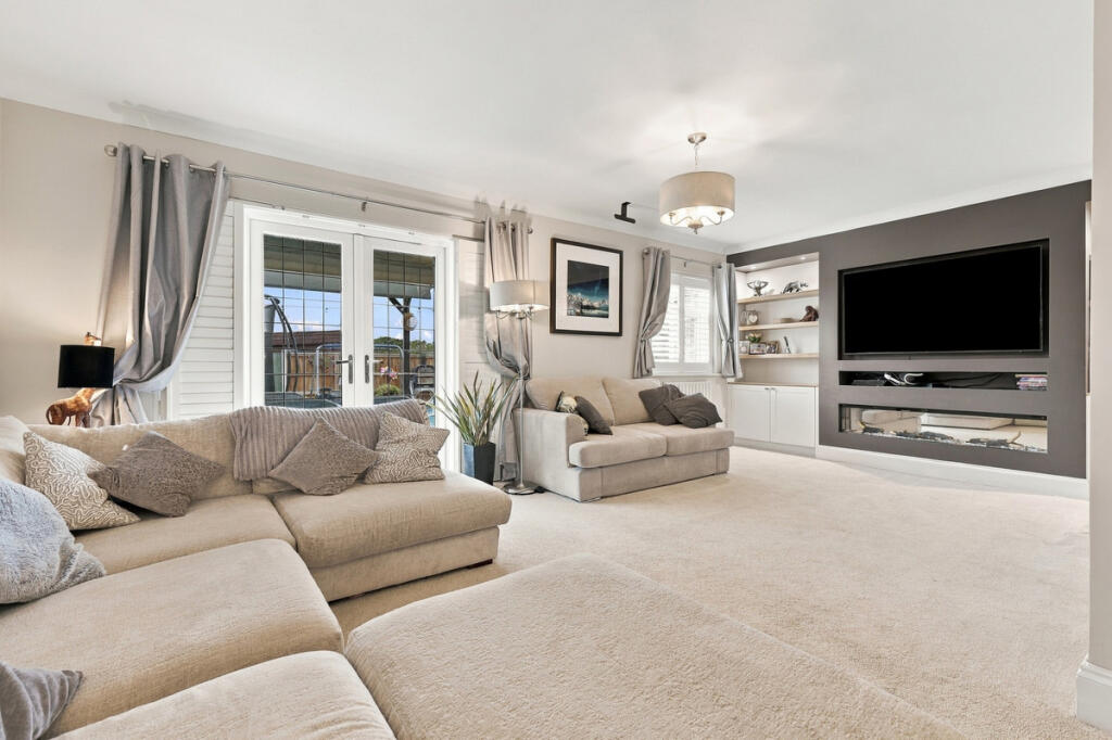 House in Castle Point, Essex - View 3