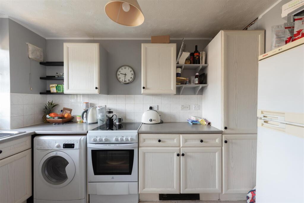 Apartment in London - More