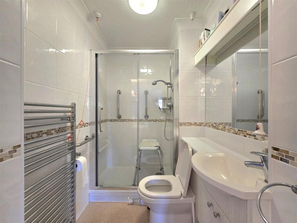 Apartment in Lymington - More