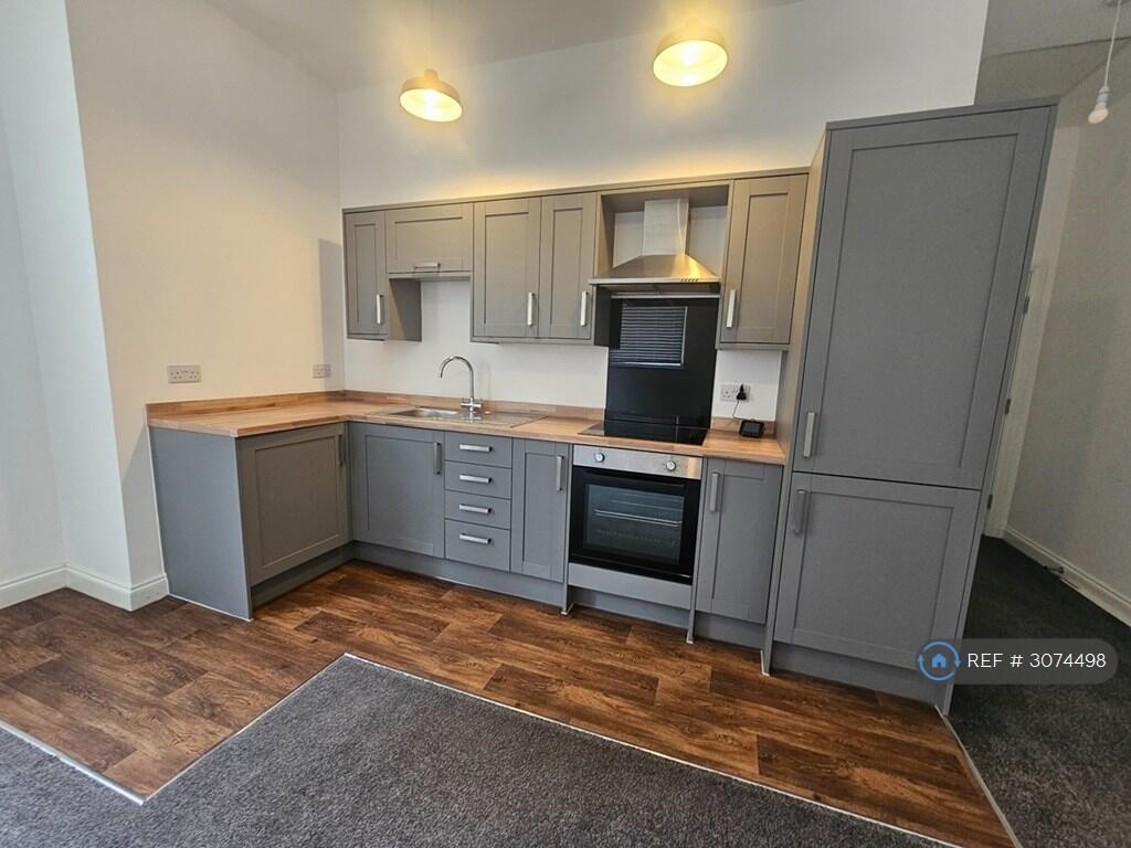 Apartment in Wakefield, West Yorkshire - View 4