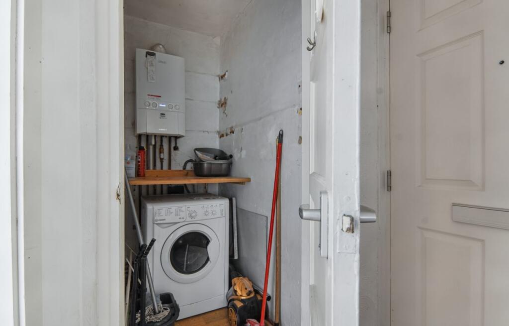 85 Orlescote Road, Canley, Coventry, West Midlands CV4 7BG photo 2