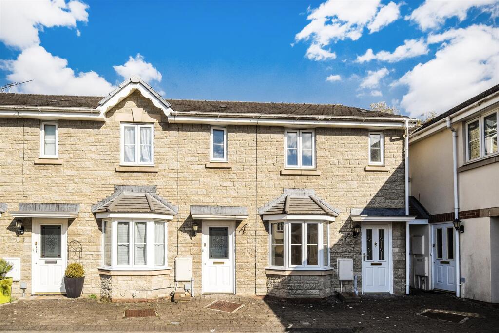 2-bed terraced on Newbury Avenue, Calne, £225,000
