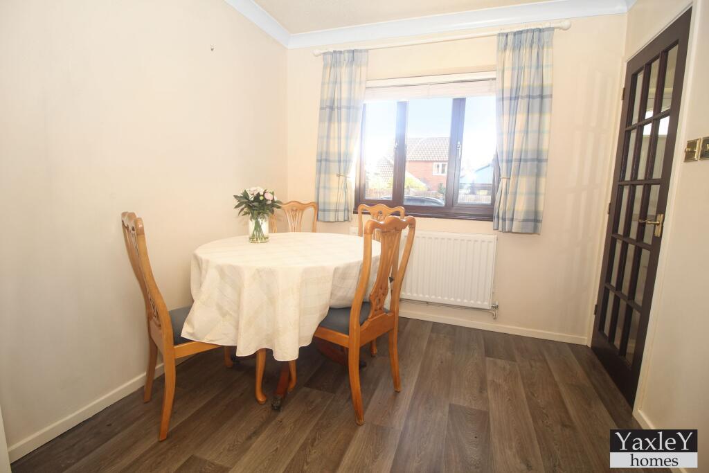 Bluebell Close, Witham photo 4