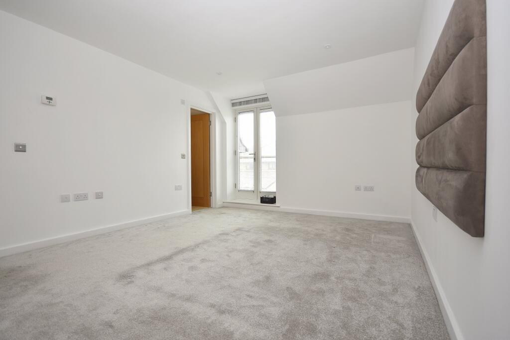 Canterbury Road, Westgate-on-sea - View 6