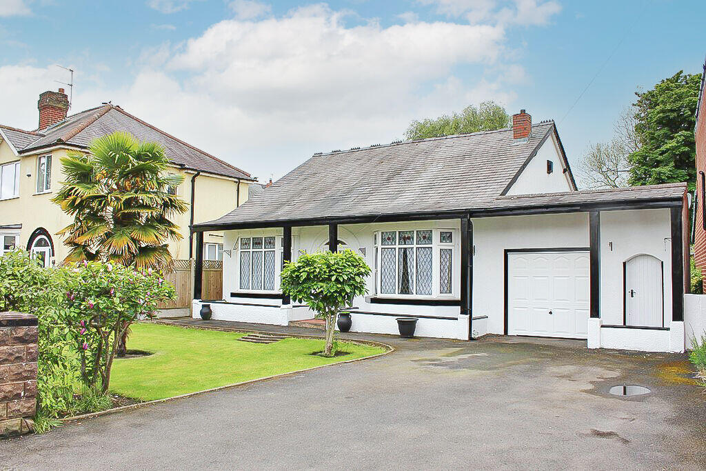 3-bed detached on Claremont Road, SEDGLEY, DY3 1HN, £299,950