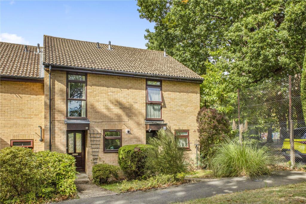 Main image of property: Raglan Road, Knaphill, Woking, Surrey, GU21