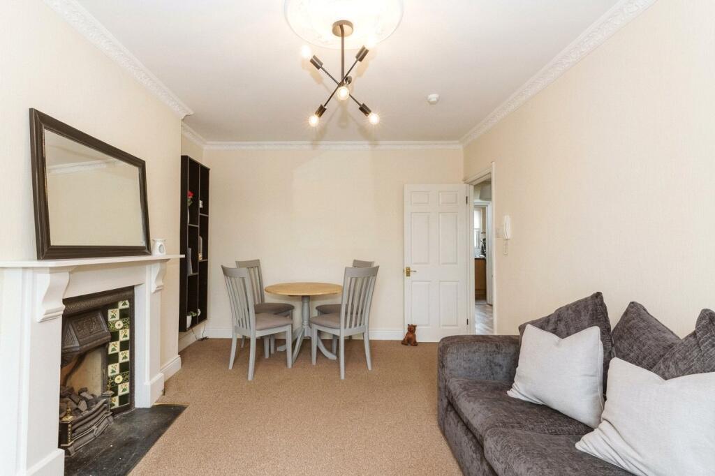 Apartment in Bristol - More