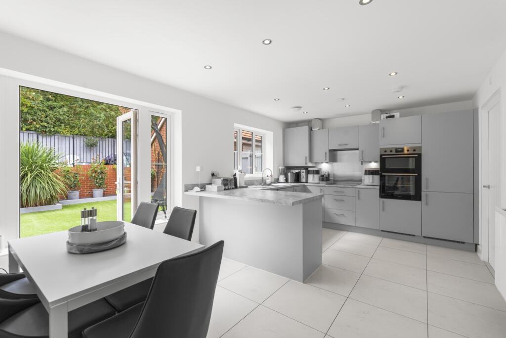 House in Chelmsford - View 2