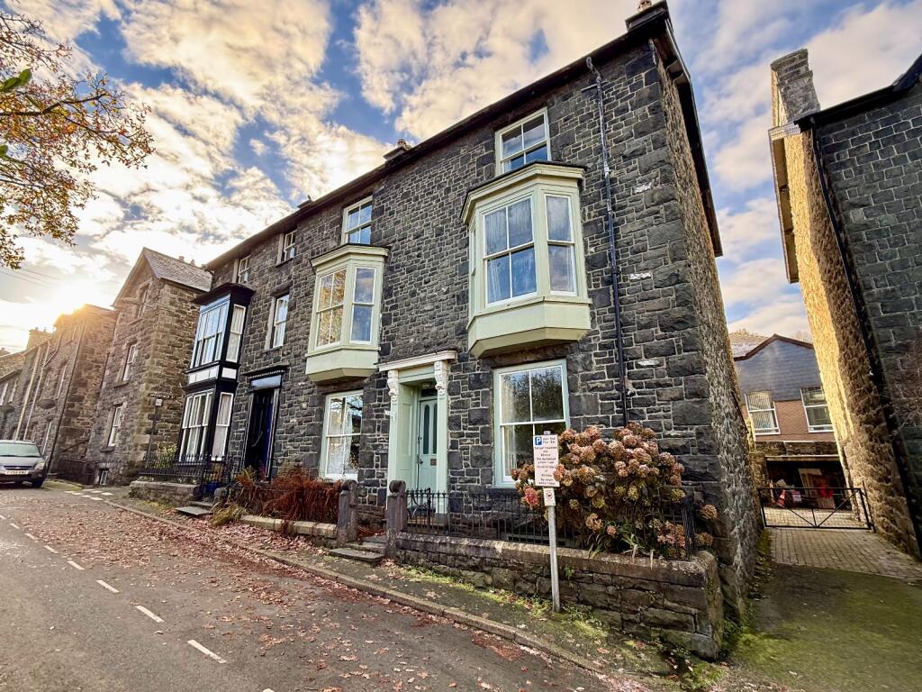 Main image of property: Wenallt, Springfield Street, Dolgellau  LL40 1LY