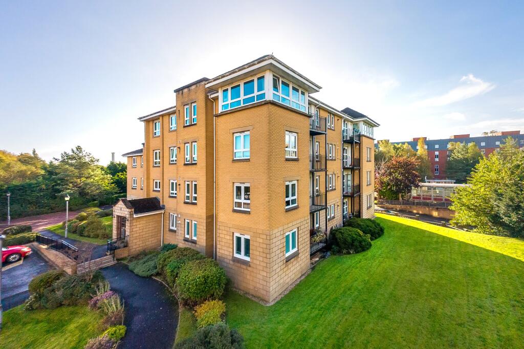 3-bed flat on Ashwood Gardens, Jordanhill, Glasgow, £349,000