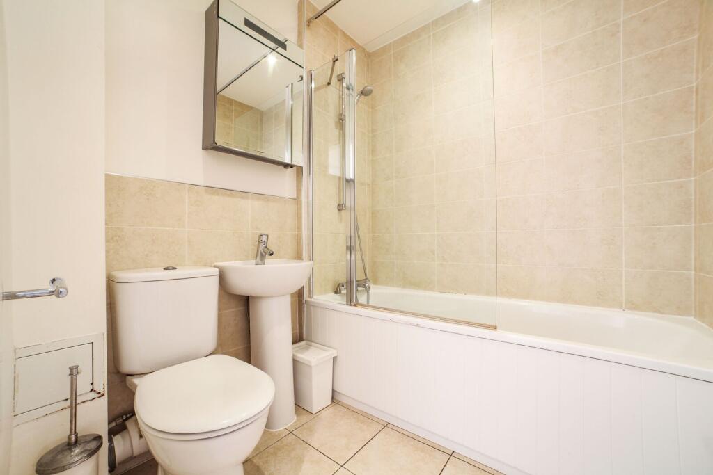 Apartment in London - More