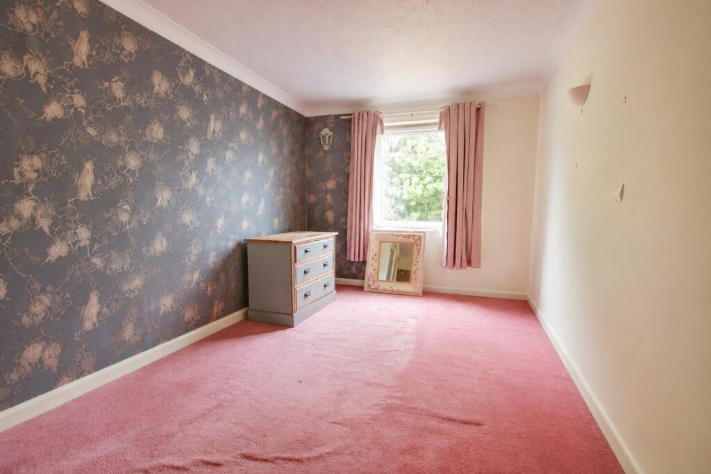 Apartment in Southampton, Bitterne Park - View 4