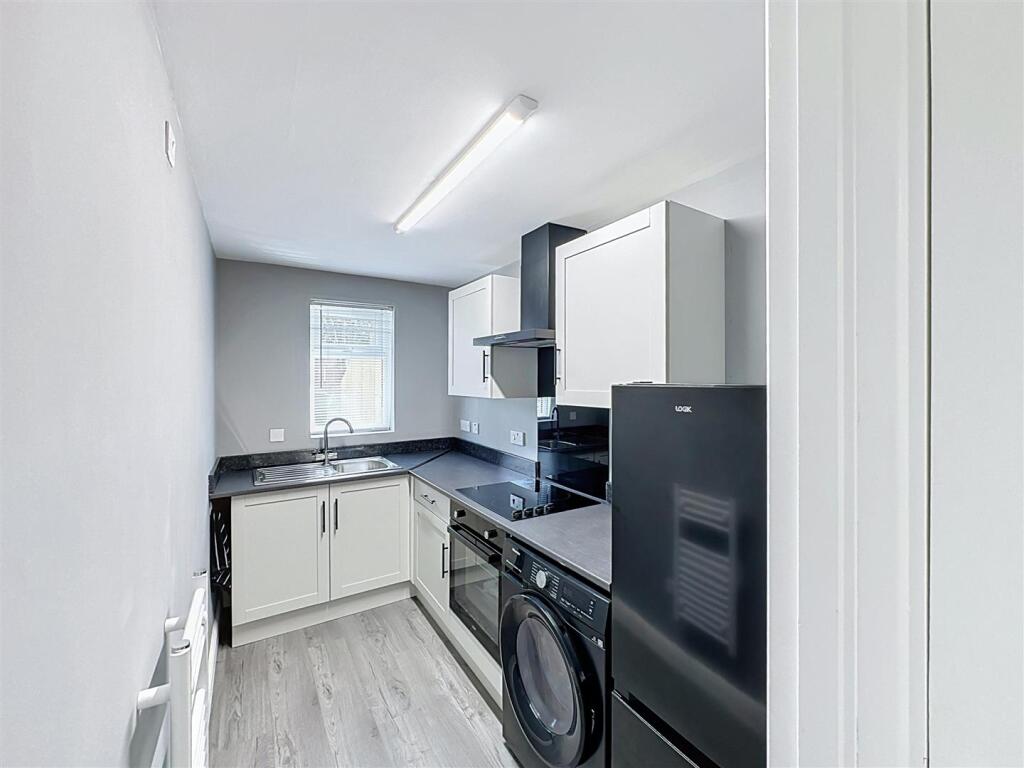 Ebourne Close, Kenilworth - View 3