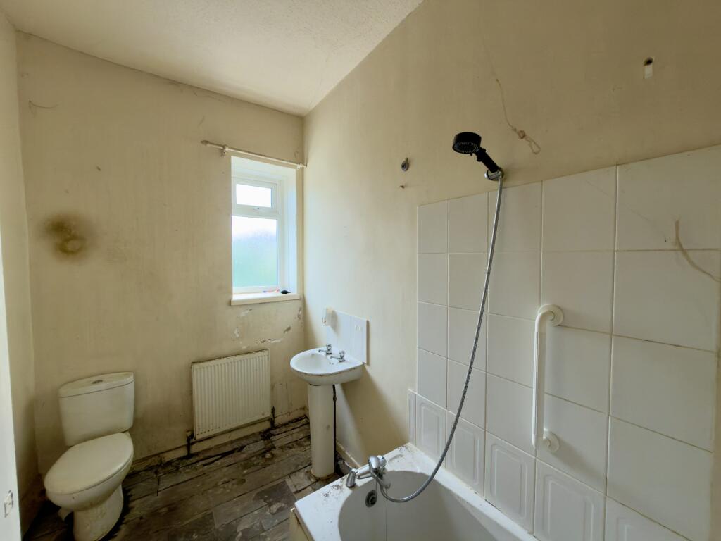 House in Burnley, Padiham - More