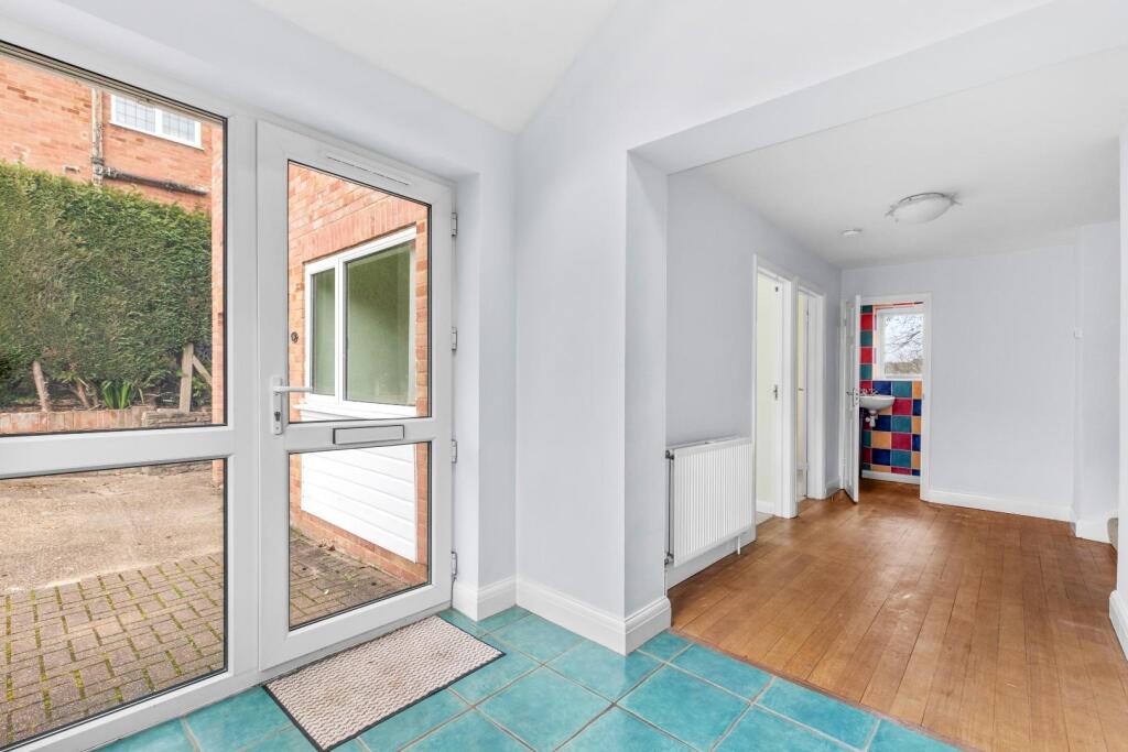 House in Buckinghamshire, Chesham Bois - More