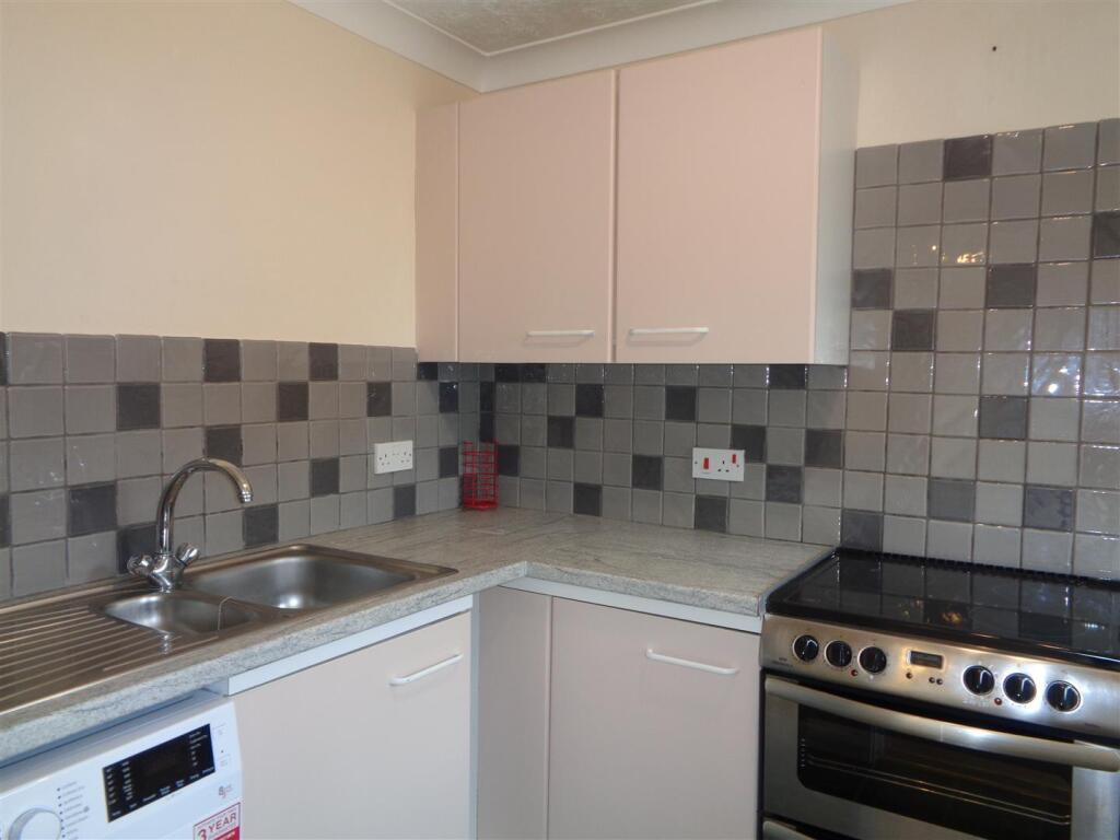 Apartment in Lewes, Seaford - View 5