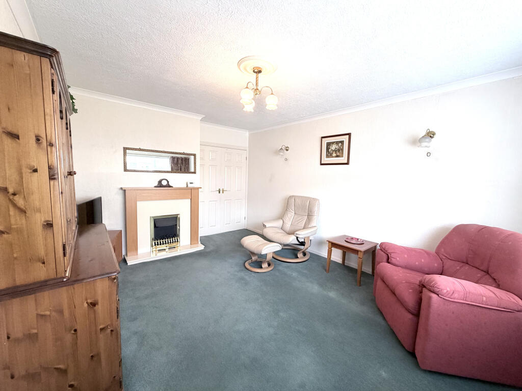 House in Cardiff, Llantwit Fardre - View 2