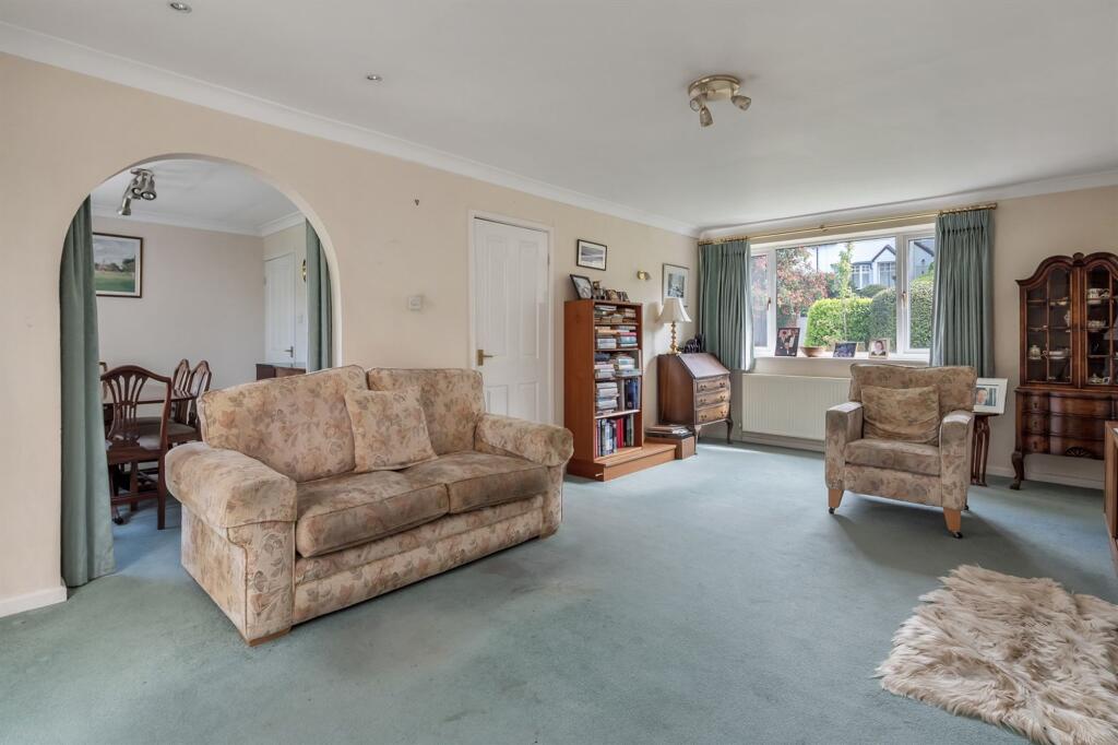 Bollin Grove, Prestbury, SK10 photo 4