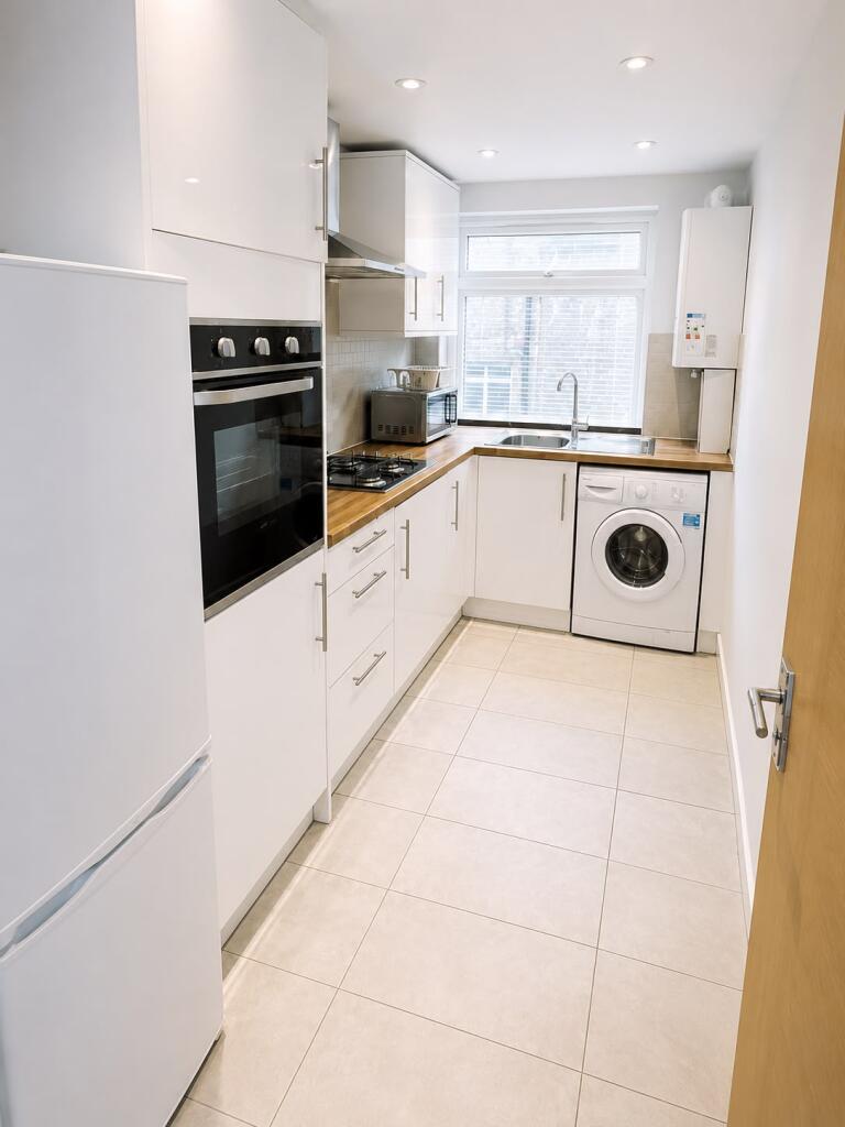 Apartment in Hove, Brighton and Hove - View 5