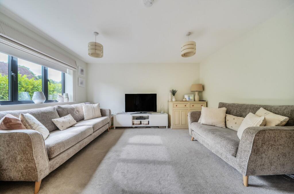 House in Tunbridge Wells, Lamberhurst - More
