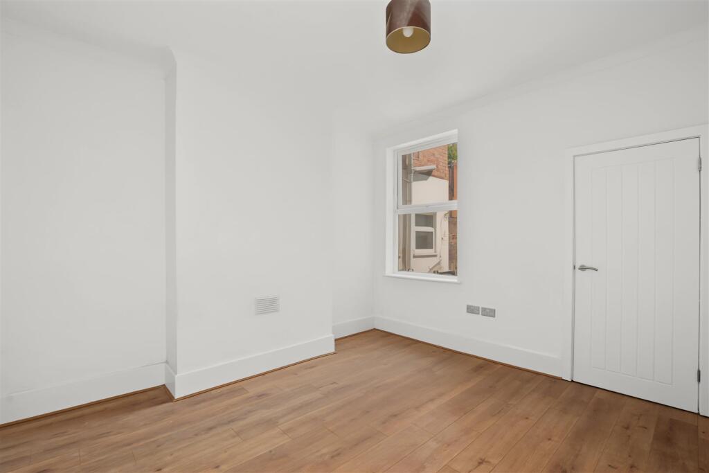 House in Nottingham, Long Eaton - More