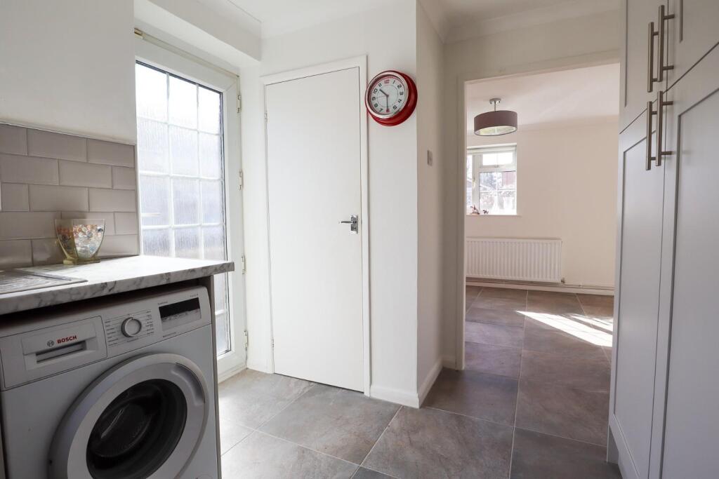 Poplar Close, Uppingham, Rutland - View 6