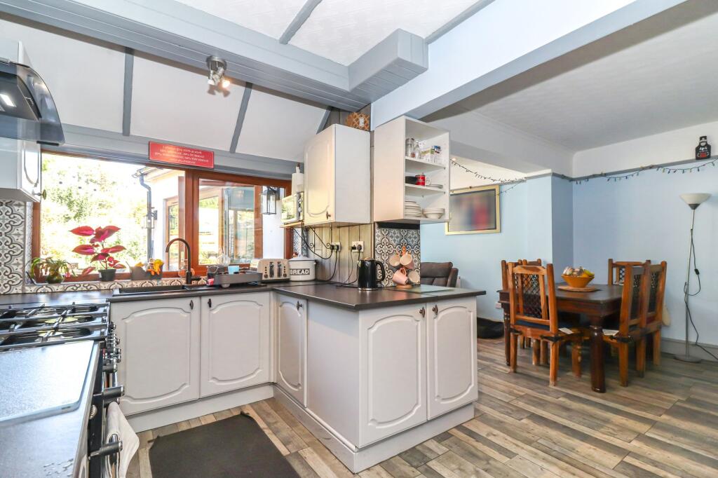 House in Watford, Hertfordshire - View 4