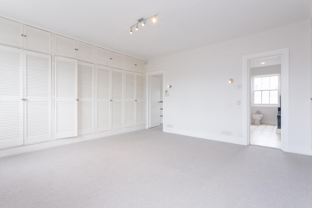 Apartment in London - More