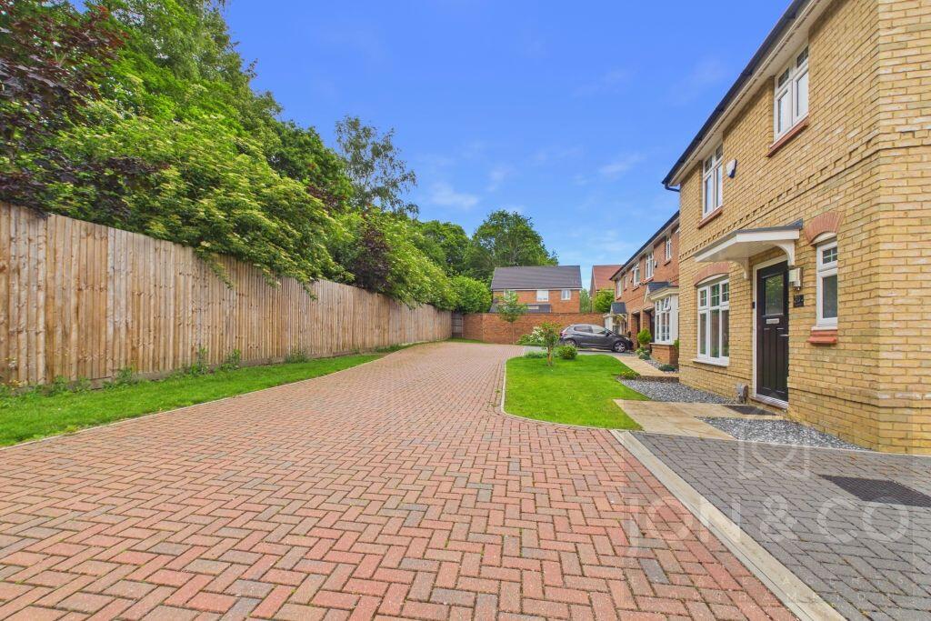 House in Northampton, Overstone Lodge - View 2