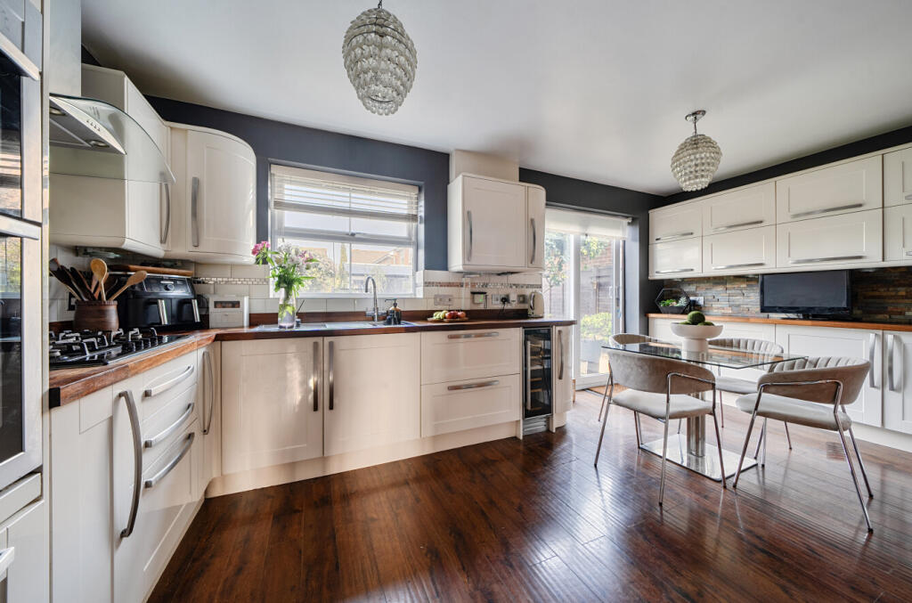 Hatherall Close, Stratton St. Margaret, Swindon, SN3 photo 2