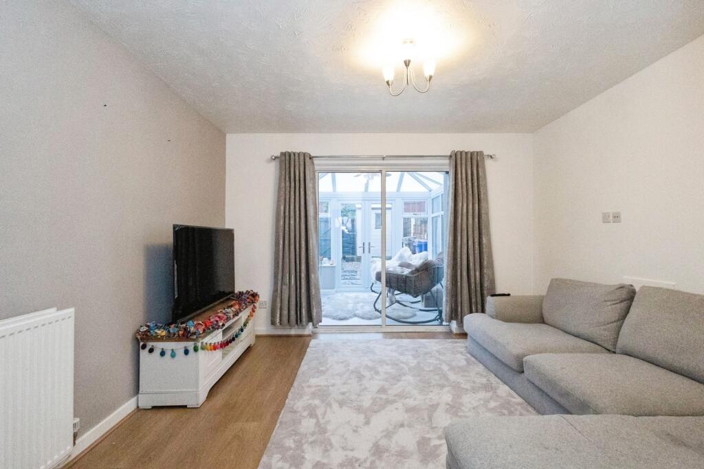 Southfield Close, Dukinfield, Greater Manchester, SK16 photo 2