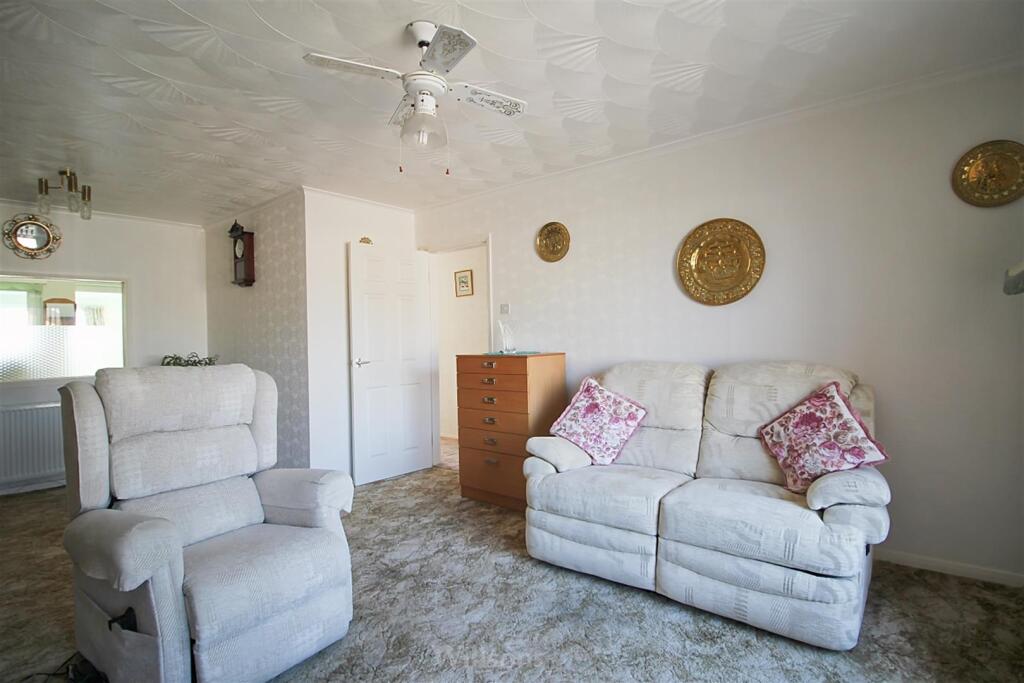 Finisterre Avenue, Skegness photo 3