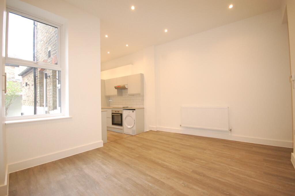 Apartment in London - View 2