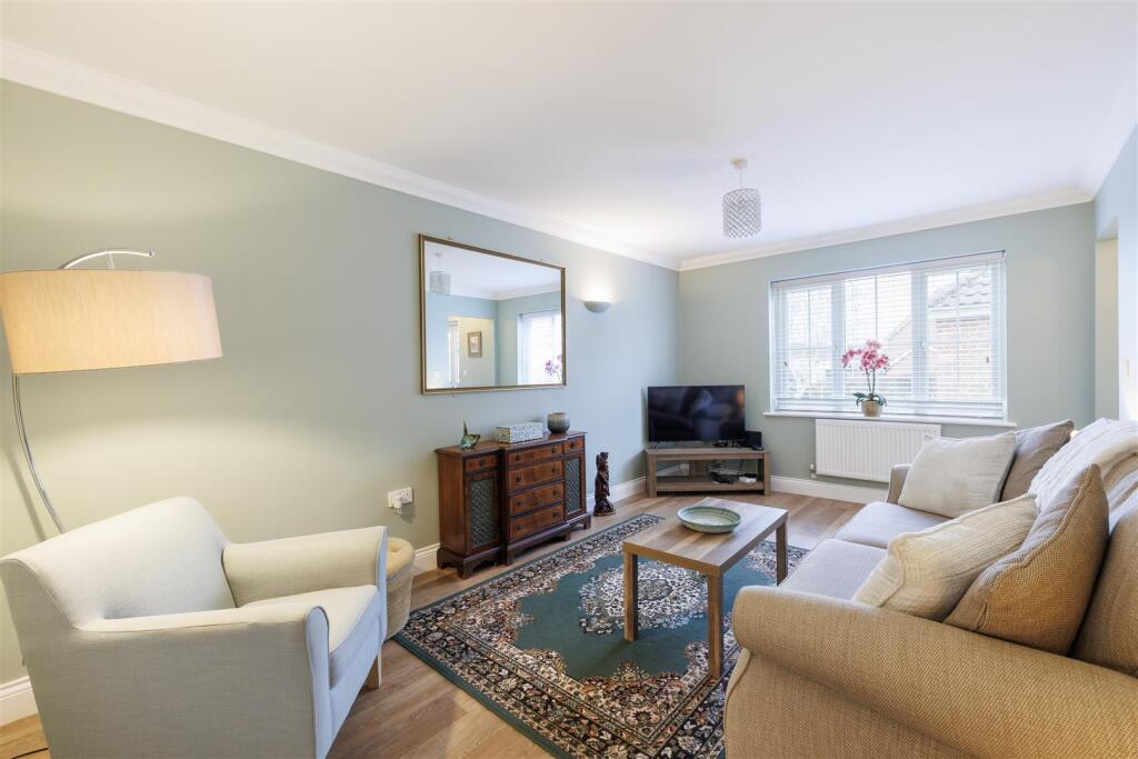 11, Roman Way, Halesworth photo 3