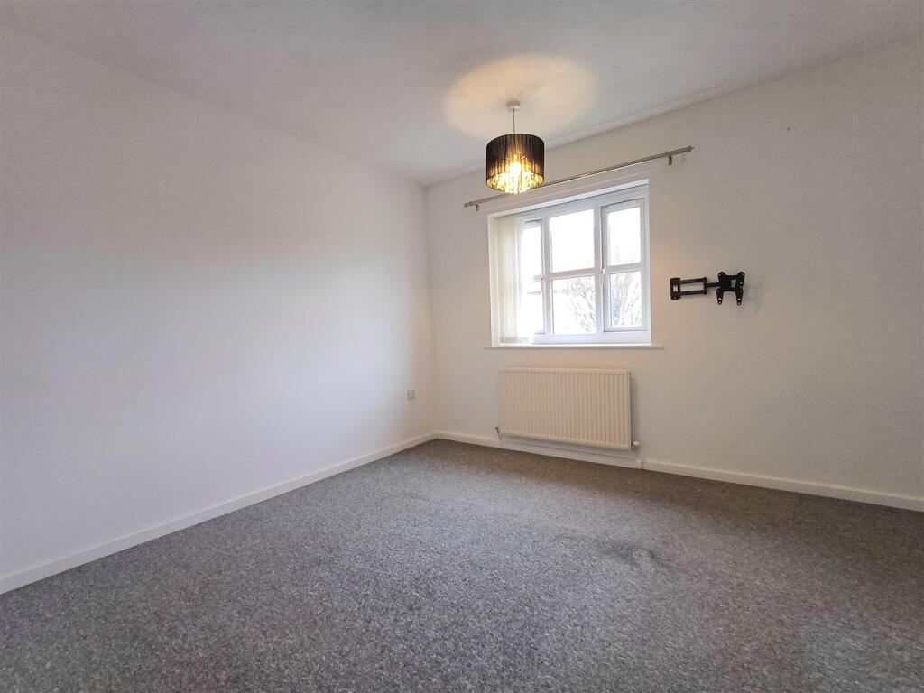 House in Doncaster - View 5