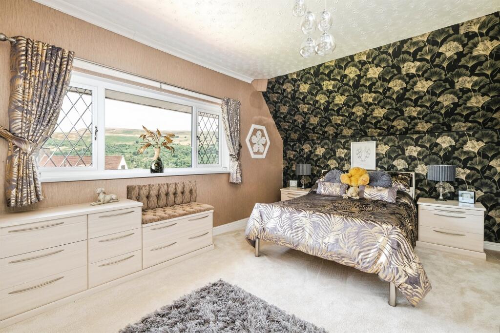 House in Newport - More