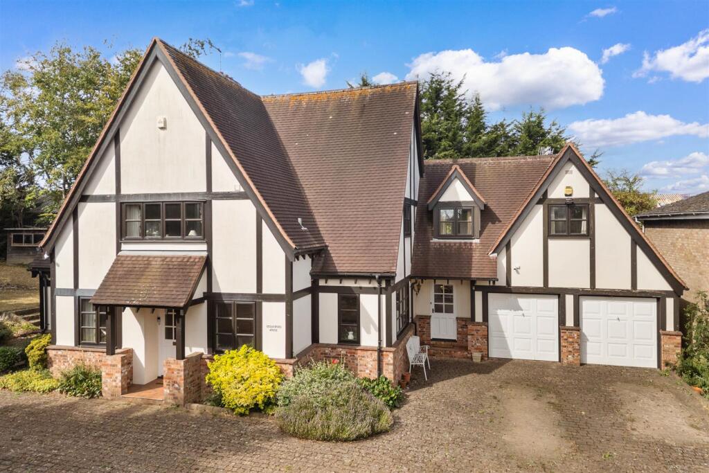 Main image of property: Bordon Hill, Stratford-Upon-Avon
