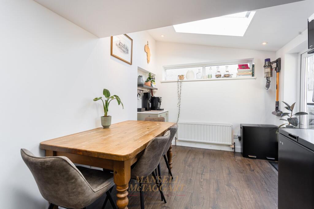 House in Tandridge, Godstone - More
